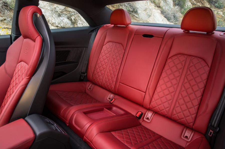 Интерьер Audi S5 Coupe 2017 года  (NA) (фото 15 из 62)